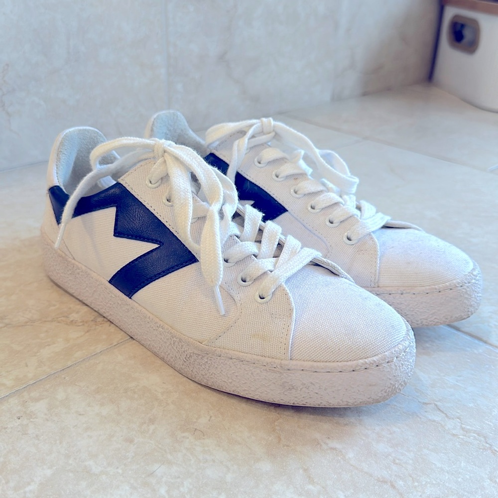 Mage Sneakers - Size EU 37 (fits US 6 Women)